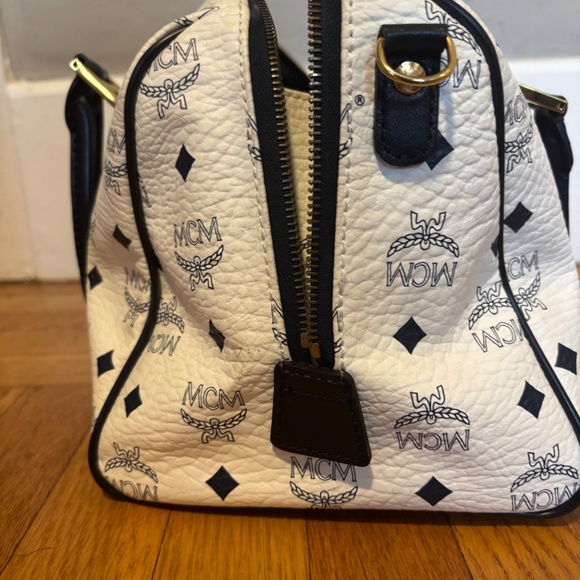 Certified Authentic MCM medium Boston bag- unused - Picture 2 of 6